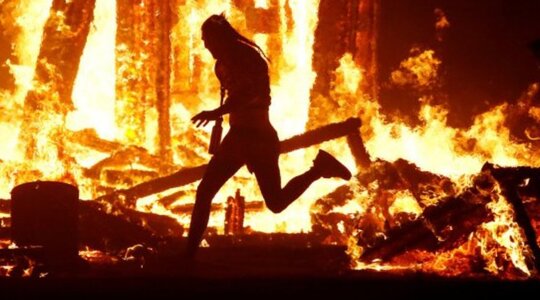  Death at Burning Man: man jumps into the fire