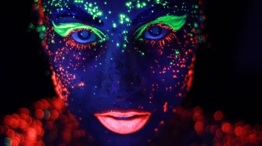 Go with the Glow: Five Nighttime Festival Ideas to Shine in the Crowd 